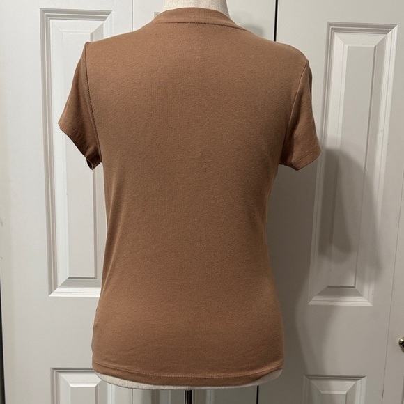 a new day EUC❤️Tan Short Sleeve Women's Ribbed Tee - Picture 3 of 5